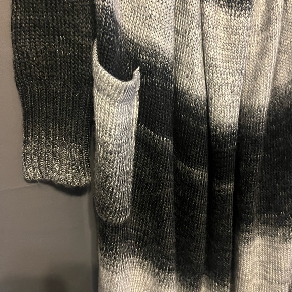 Long Faux Fur Bebe Sweater - Picture 4 of 5